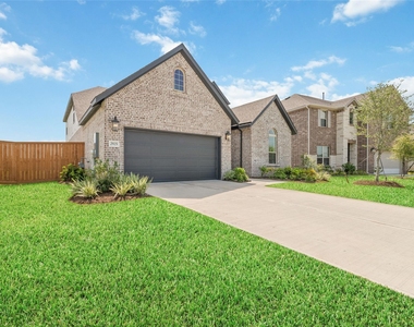 2925 Gleason Terrace Lane - Photo Thumbnail 2