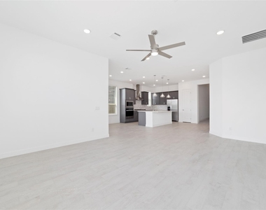 2925 Gleason Terrace Lane - Photo Thumbnail 11