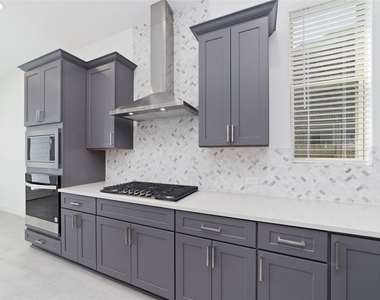 2925 Gleason Terrace Lane - Photo Thumbnail 10