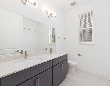 2925 Gleason Terrace Lane - Photo Thumbnail 18