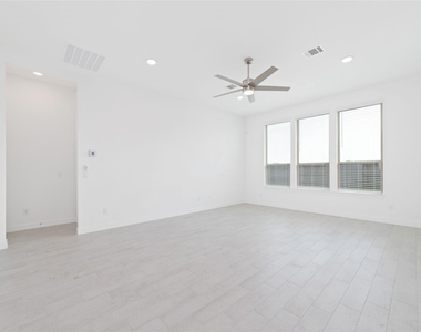 2925 Gleason Terrace Lane - Photo Thumbnail 12