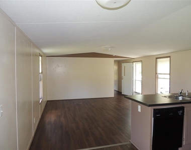 135 Geerts Street - Photo Thumbnail 7