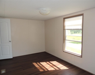 135 Geerts Street - Photo Thumbnail 10