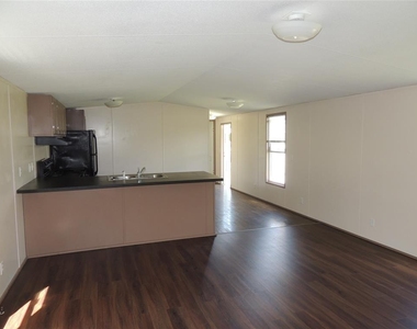 135 Geerts Street - Photo Thumbnail 2