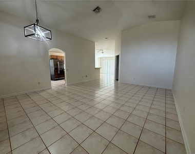 1905 Pine Bay Drive - Photo Thumbnail 4