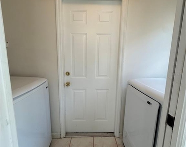 1905 Pine Bay Drive - Photo Thumbnail 11