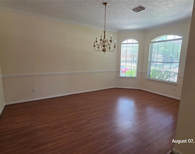15335 Garett Green Circle - Photo Thumbnail 7