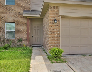 2209 Onyx Court - Photo Thumbnail 2