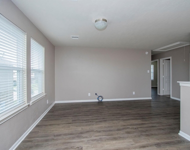 2209 Onyx Court - Photo Thumbnail 21