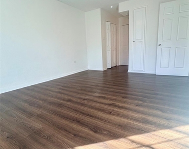 2744 Briarhurst Drive - Photo Thumbnail 13