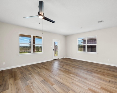 6015 Diamond Leaf Court - Photo Thumbnail 5