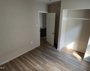 1014 Snyder Avenue - Photo Thumbnail 5