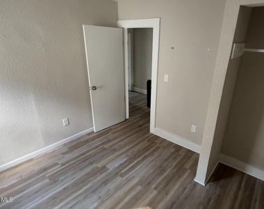 1014 Snyder Avenue - Photo Thumbnail 7