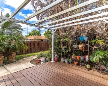 3715 Sebring Parkway - Photo Thumbnail 26