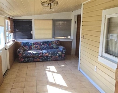 315 Virgina St - Photo Thumbnail 7