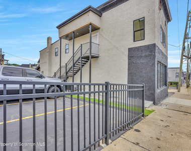 111 S Blakely Street - Photo Thumbnail 1