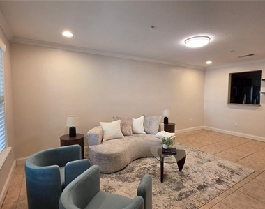 4639 Sw 48th Drive - Photo Thumbnail 1