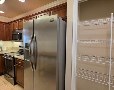 4639 Sw 48th Drive - Photo Thumbnail 10
