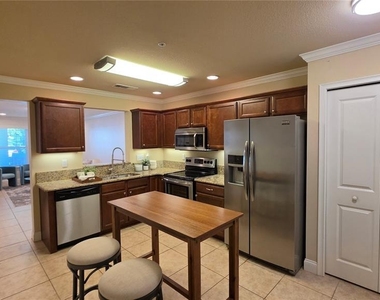 4639 Sw 48th Drive - Photo Thumbnail 3
