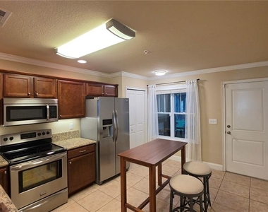 4639 Sw 48th Drive - Photo Thumbnail 2