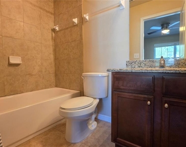 4639 Sw 48th Drive - Photo Thumbnail 17