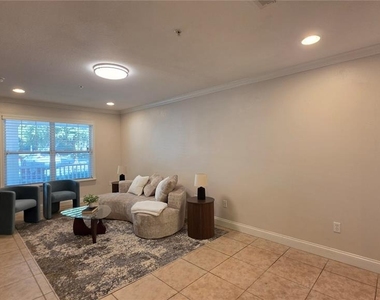 4639 Sw 48th Drive - Photo Thumbnail 9