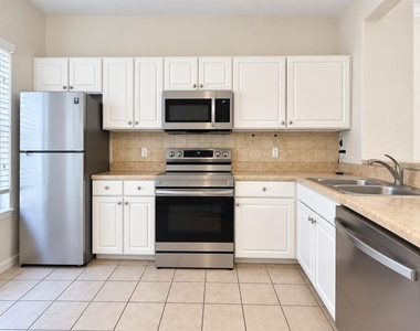 4445 Nw 49th Street - Photo Thumbnail 1