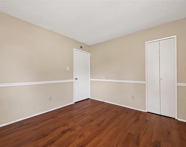 7410 La Granada Drive - Photo Thumbnail 24