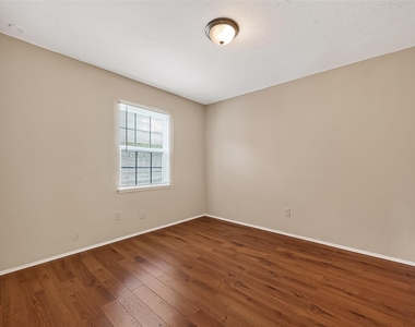 7410 La Granada Drive - Photo Thumbnail 23