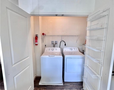315 E Stone Alley - Photo Thumbnail 5