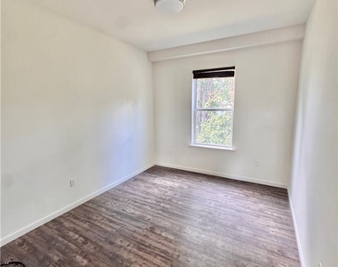 315 E Stone Alley - Photo Thumbnail 9