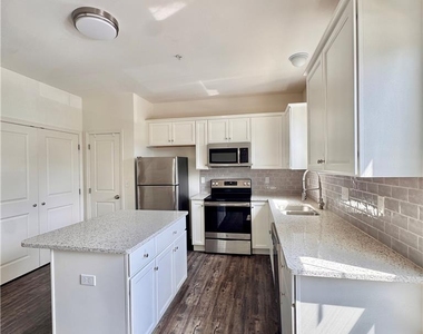 315 E Stone Alley - Photo Thumbnail 4