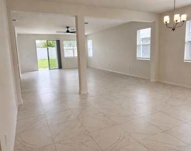 1911 Maple Plum Court - Photo Thumbnail 2