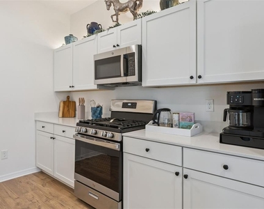 7608 Daniel Hearns Way - Photo Thumbnail 11