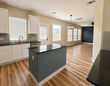 18639 Bristol Point Lane - Photo Thumbnail 4