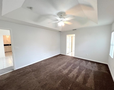 106 Point Of Woods Drive - Photo Thumbnail 20