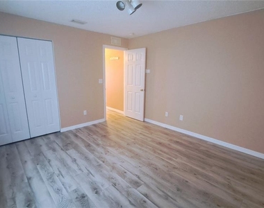 16 Lloshire Path - Photo Thumbnail 16