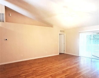 16 Lloshire Path - Photo Thumbnail 14