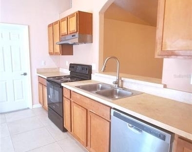 16 Lloshire Path - Photo Thumbnail 10