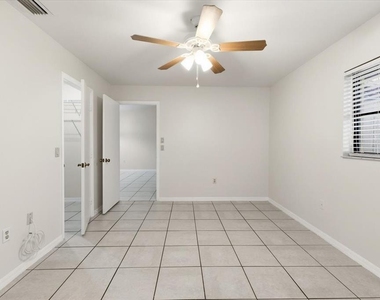 10507 Pendleton Avenue - Photo Thumbnail 11