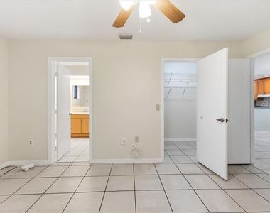 10507 Pendleton Avenue - Photo Thumbnail 12