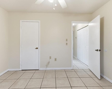 10507 Pendleton Avenue - Photo Thumbnail 17