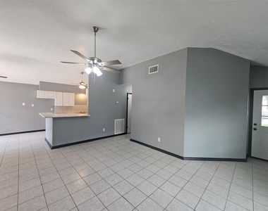 19738 Swan Valley Drive - Photo Thumbnail 4