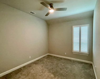 28162 Briarwood Pass - Photo Thumbnail 33