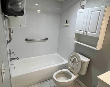 2700 Coconut Bay Lane - Photo Thumbnail 9