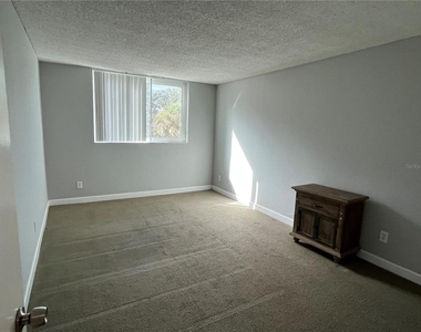 2700 Coconut Bay Lane - Photo Thumbnail 5