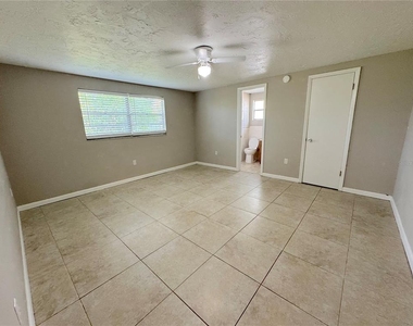 3883 Hawkeye Circle - Photo Thumbnail 9