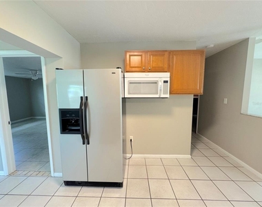 3883 Hawkeye Circle - Photo Thumbnail 6