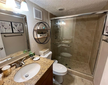 2700 Coconut Bay Ln Lane - Photo Thumbnail 8
