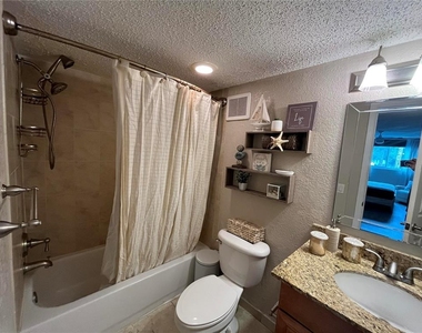 2700 Coconut Bay Ln Lane - Photo Thumbnail 11